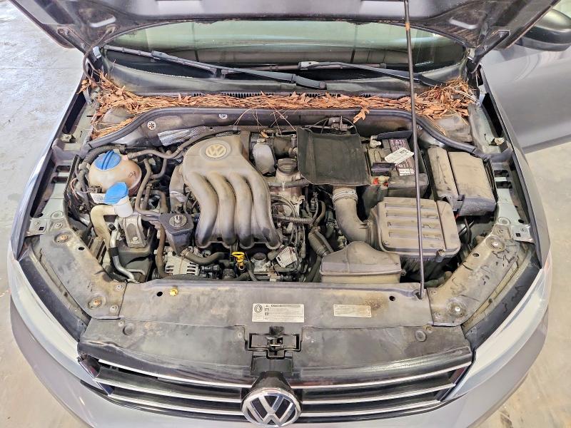 Photo 11 from auction – 2015 VOLKSWAGEN JETTA with VIN 3VW2K7AJ6FM319215