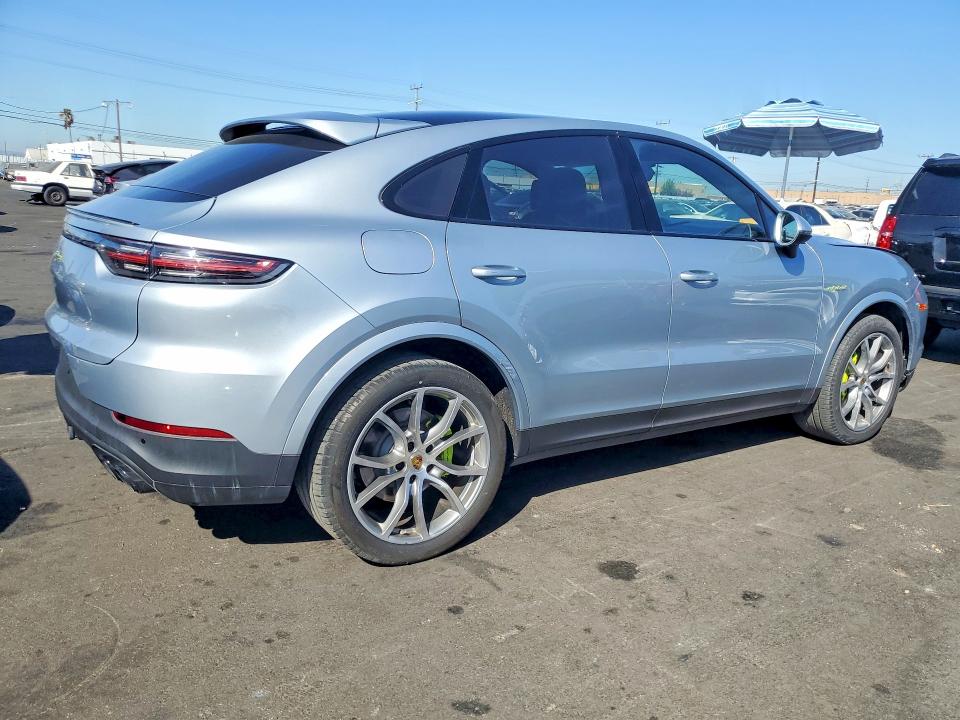 Photo 3 from auction – 2022 PORSCHE CAYENNE with VIN WP1BE2AY8NDA51058