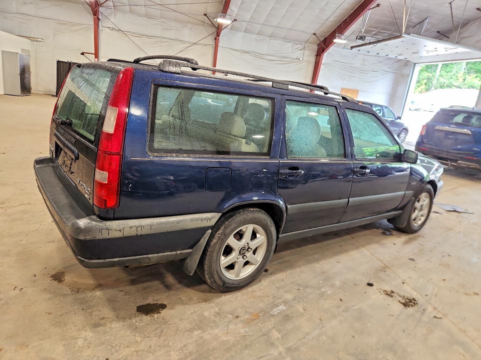 Photo 3 from auction – 1998 VOLVO V70 with VIN YV1LZ5646W2494754
