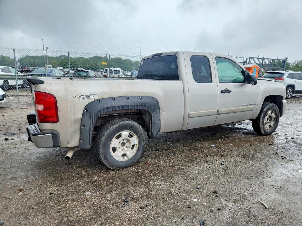 Photo 3 from auction – 2007 CHEVROLET SILVERADO with VIN 2GCEK19C271720059