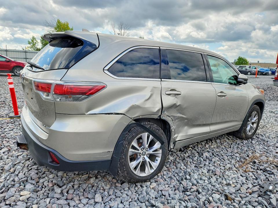 Photo 3 from auction – 2016 TOYOTA HIGHLANDER with VIN 5TDBKRFH0GS343113