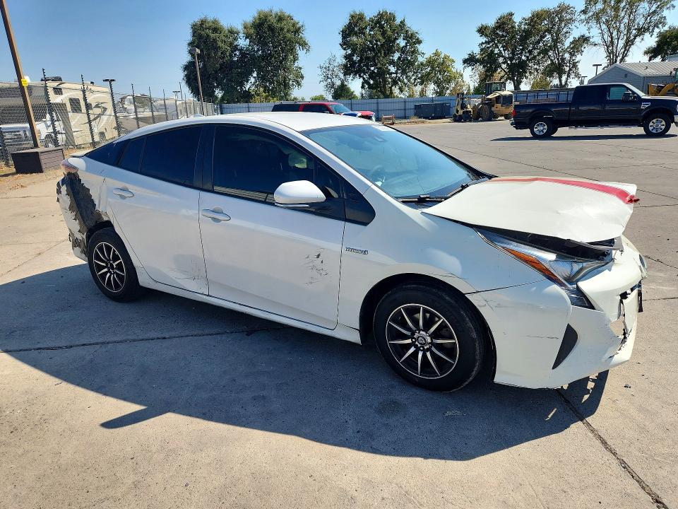 Photo 4 from auction – 2017 TOYOTA PRIUS with VIN JTDKBRFU7H3553272