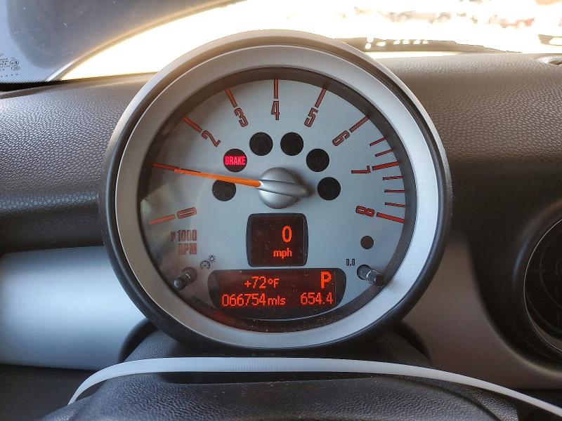 Photo 9 from auction – 2010 MINI COOPER with VIN WMWMF3C51ATZ66394