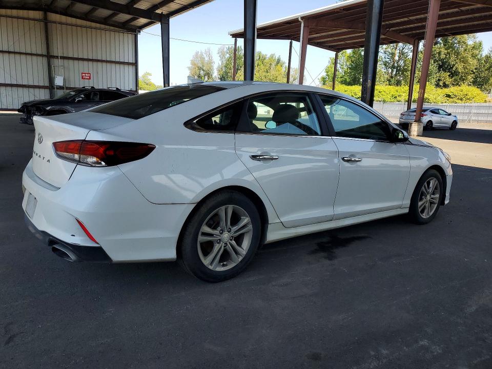 Photo 3 from auction – 2018 HYUNDAI SONATA with VIN 5NPE34AF2JH606413