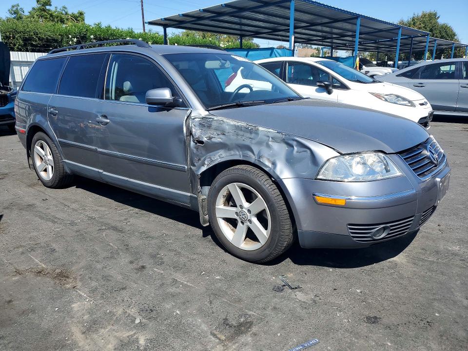 Photo 4 from auction – 2004 VOLKSWAGEN PASSAT with VIN WVWWH63B94E126062