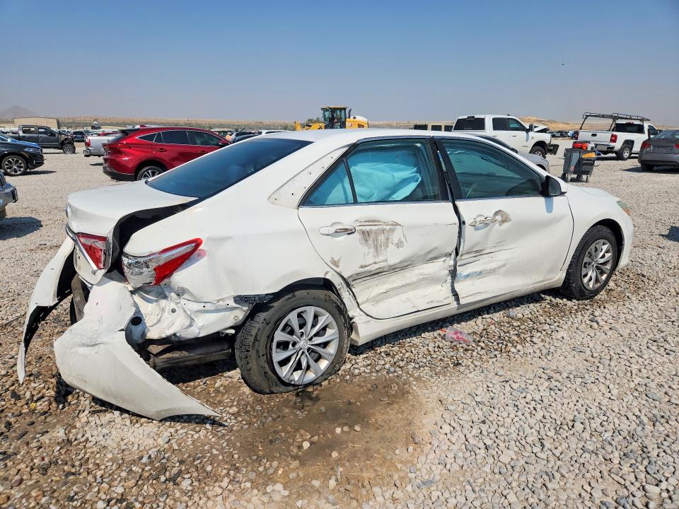Photo 3 from auction – 2015 TOYOTA CAMRY with VIN 4T1BF1FK3FU907828