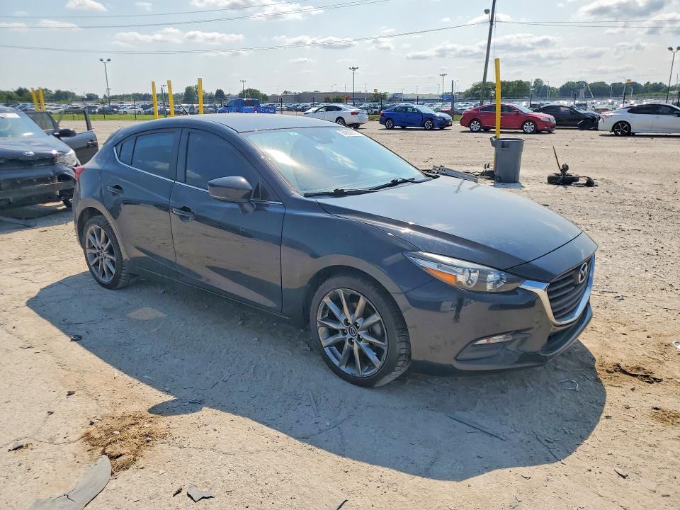 Photo 4 from auction – 2018 MAZDA 3 with VIN 3MZBN1L37JM233925
