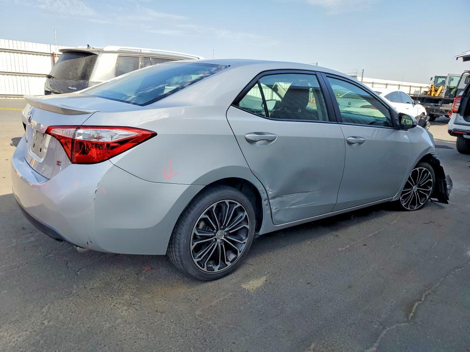 Photo 3 from auction – 2015 TOYOTA COROLLA with VIN 2T1BURHE6FC329852