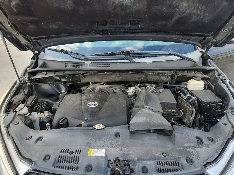 Photo 12 from auction – 2019 TOYOTA HIGHLANDER with VIN 5TDJZRFH2KS624541