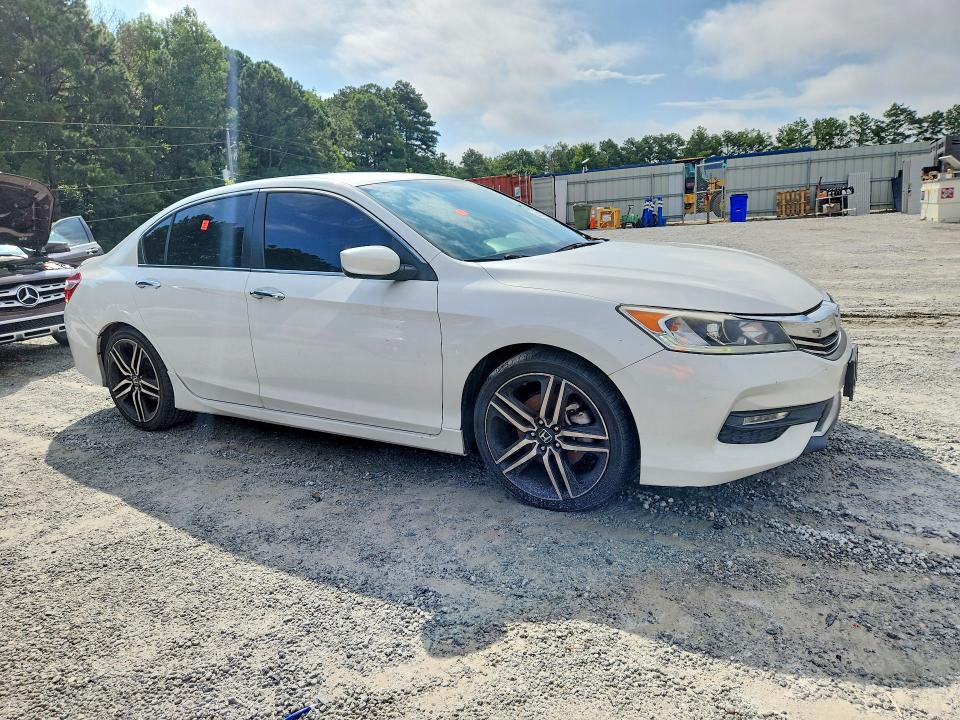 Photo 4 from auction – 2016 HONDA ACCORD with VIN 1HGCR2F51GA147354