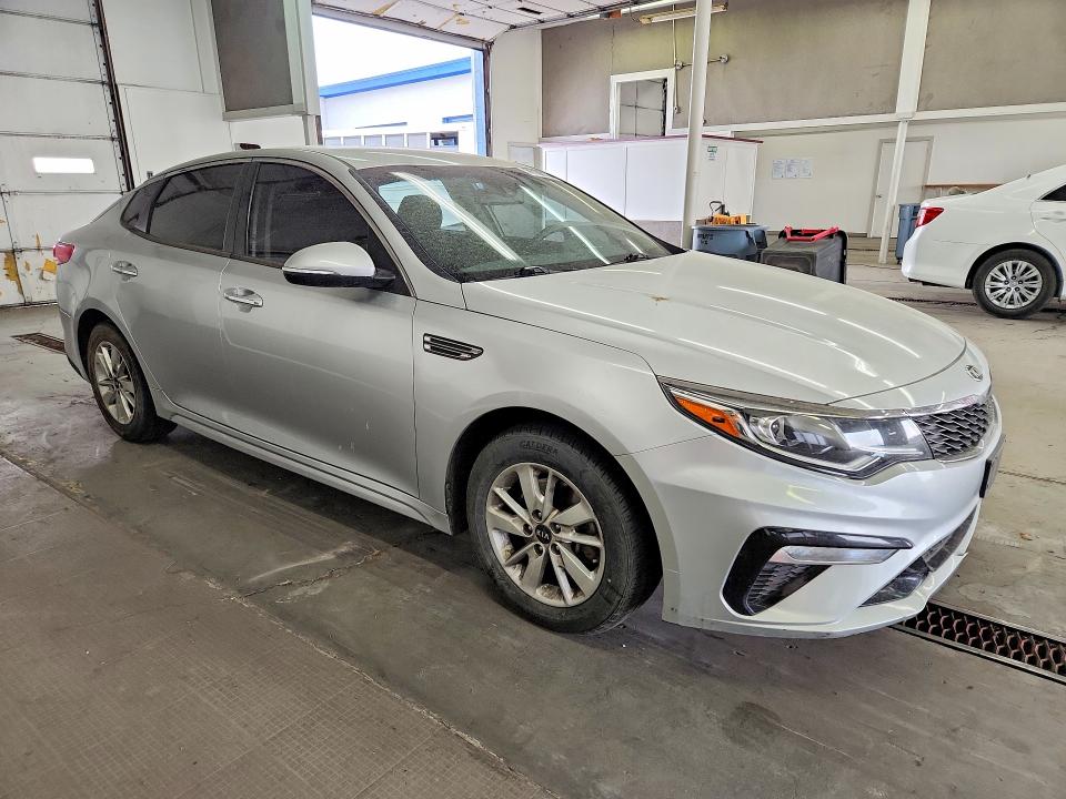 Photo 4 from auction – 2019 KIA OPTIMA with VIN 5XXGT4L37KG277345
