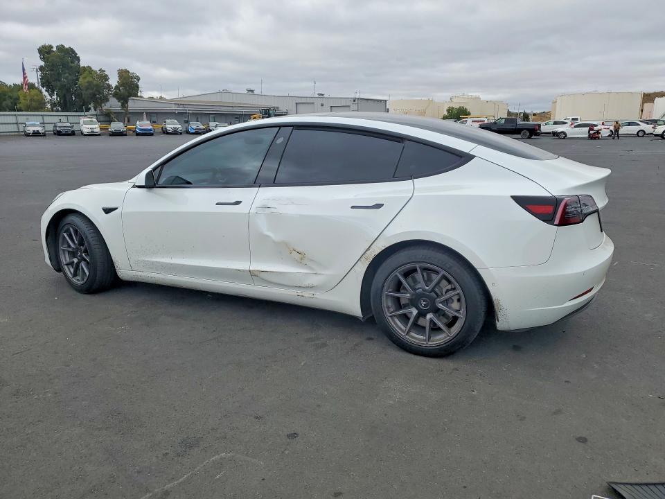 Фото 2 с аукциона – 2021 TESLA MODEL 3 с VIN 5YJ3E1EBXMF995540