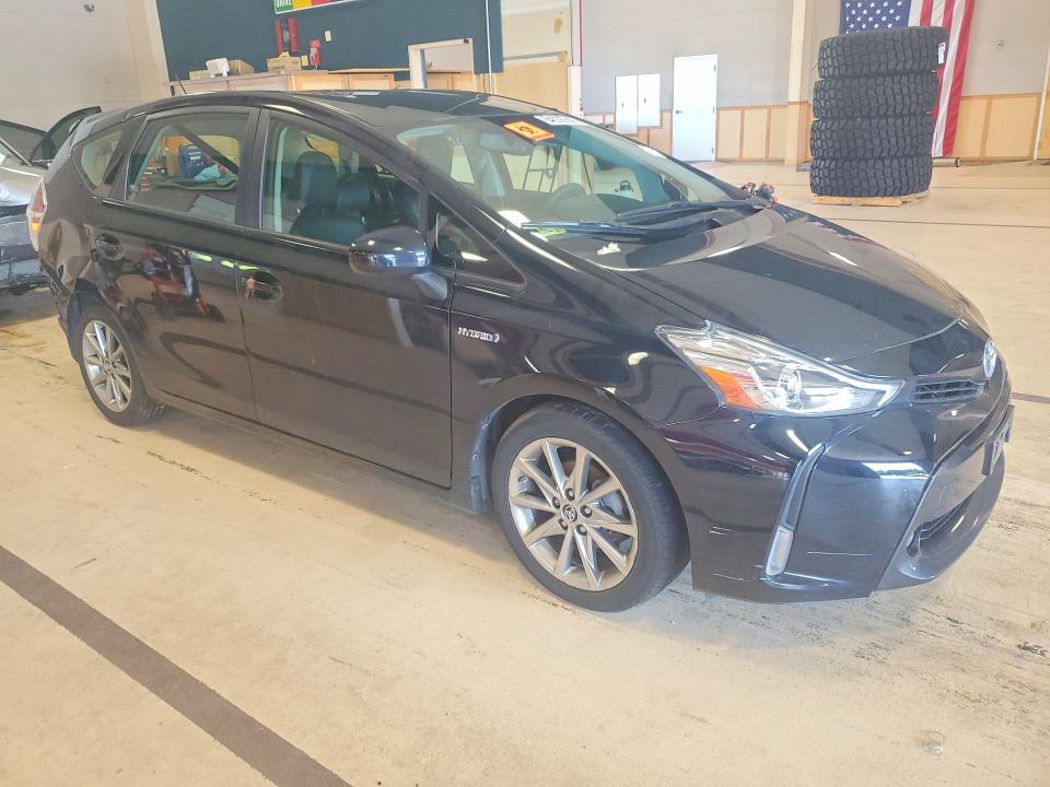 Photo 4 from auction – 2017 TOYOTA PRIUS V with VIN JTDZN3EUXHJ062162