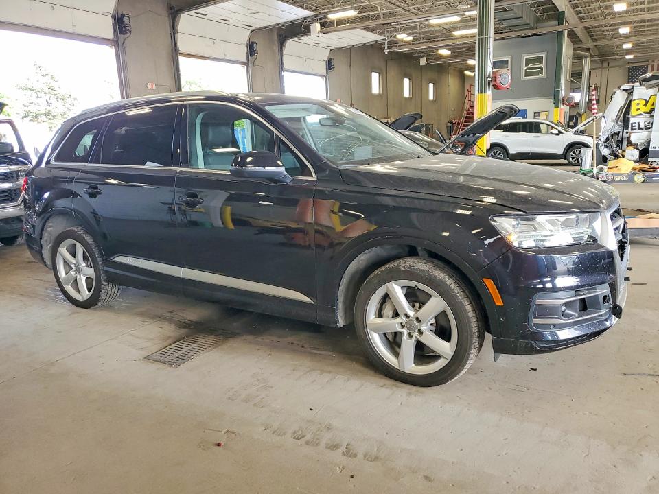 Photo 4 from auction – 2019 AUDI Q7 with VIN WA1LAAF70KD014779
