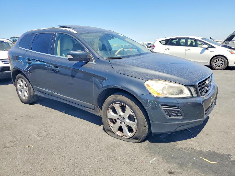 Photo 4 from auction – 2013 VOLVO XC60 with VIN YV4940DL8D2391406