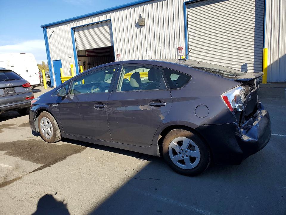 Photo 2 from auction – 2011 TOYOTA PRIUS with VIN JTDKN3DU7B5358050
