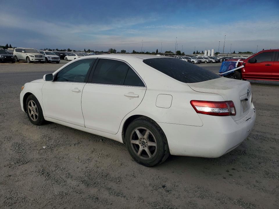 Photo 2 from auction – 2011 TOYOTA CAMRY with VIN 4T1BF3EK8BU588661