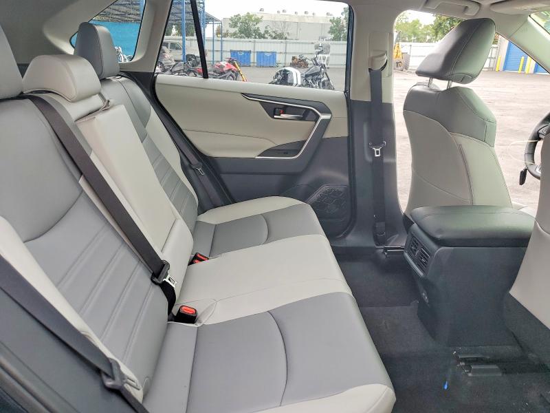 Photo 11 from auction – 2025 TOYOTA RAV4 with VIN JTMB6RFV9SJ076716