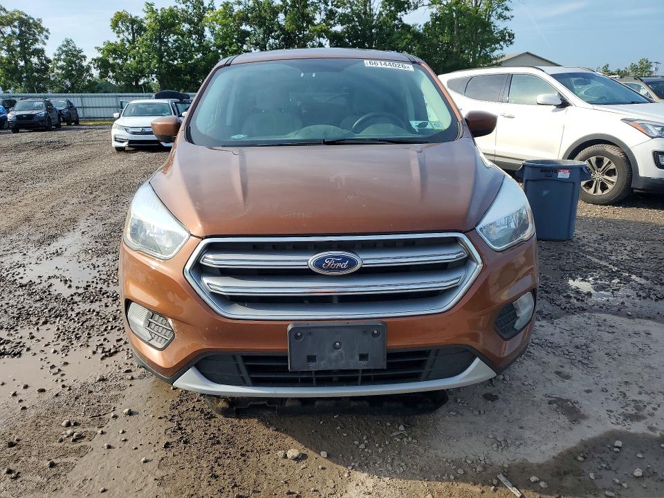 Photo 5 from auction – 2017 FORD ESCAPE with VIN 1FMCU9GD5HUF01013