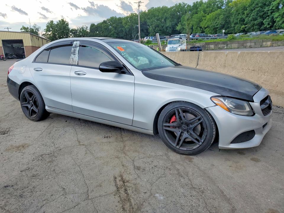 Photo 4 from auction – 2016 MERCEDES-BENZ C with VIN WDDWF4KB1GR151438