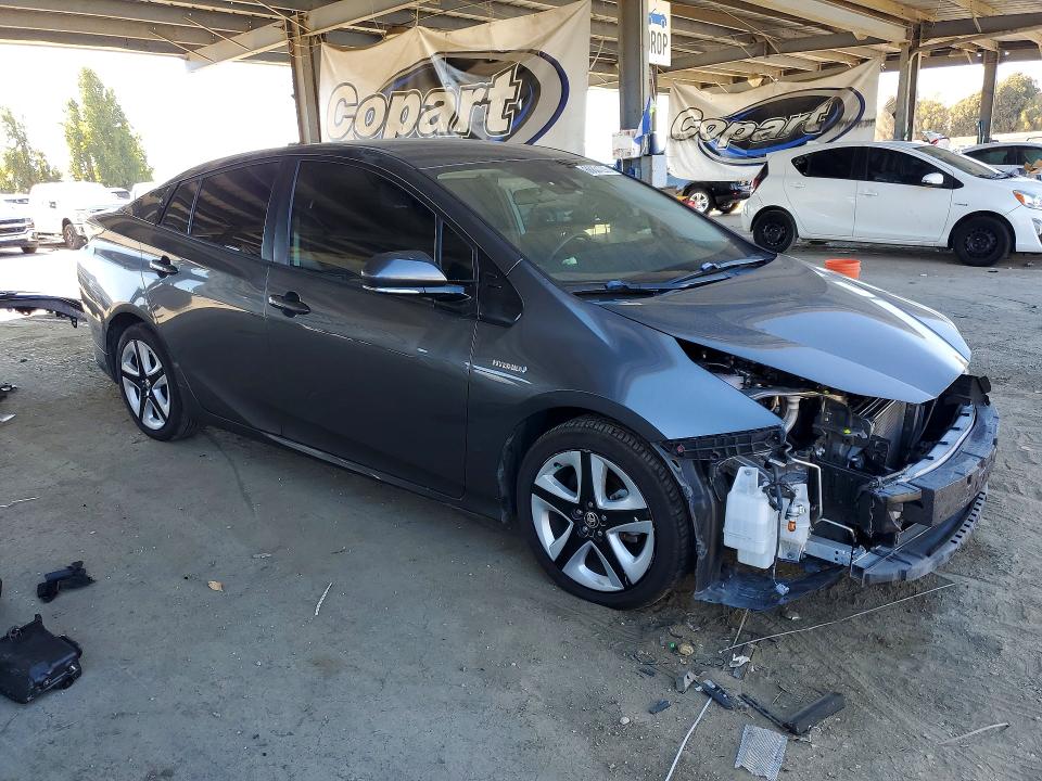 Photo 4 from auction – 2017 TOYOTA PRIUS with VIN JTDKARFU1H3033474