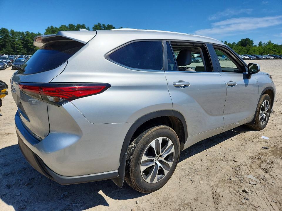 Photo 3 from auction – 2023 TOYOTA HIGHLANDER with VIN 5TDKDRBH6PS039946