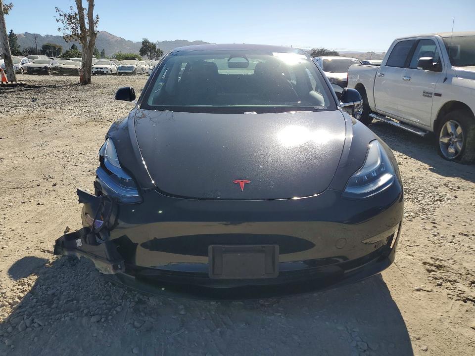 Photo 5 from auction – 2018 TESLA MODEL 3 with VIN 5YJ3E1EB6JF144184