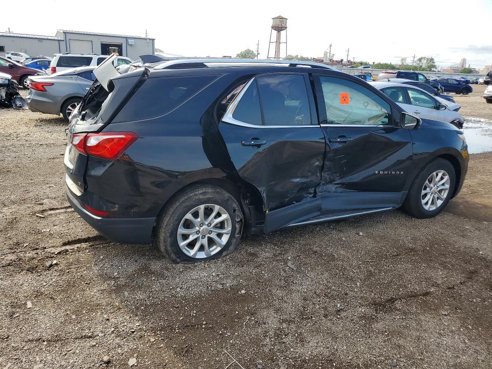 Photo 3 from auction – 2018 CHEVROLET EQUINOX with VIN 2GNAXJEV2J6251578