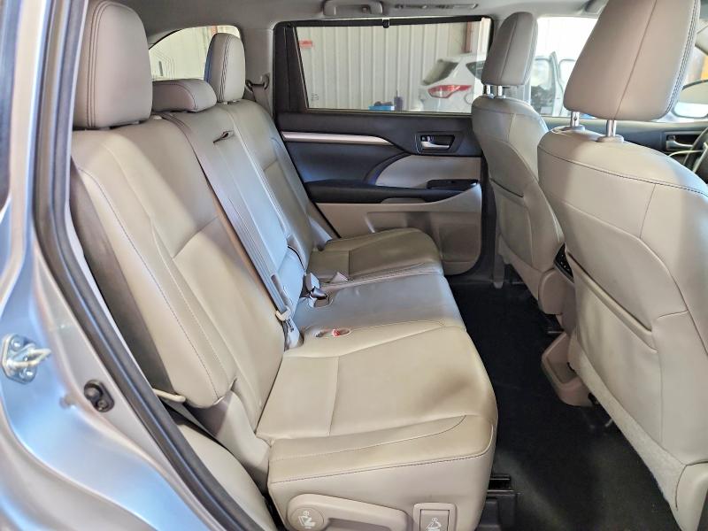 Photo 11 from auction – 2015 TOYOTA HIGHLANDER with VIN 5TDKKRFH9FS040748