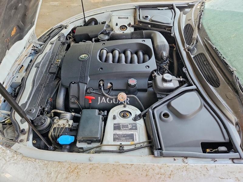 Photo 11 from auction – 2003 JAGUAR XK8 with VIN SAJDA42C332A36579