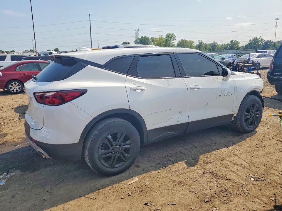 Photo 3 from auction – 2021 CHEVROLET BLAZER with VIN 3GNKBCR45MS567045