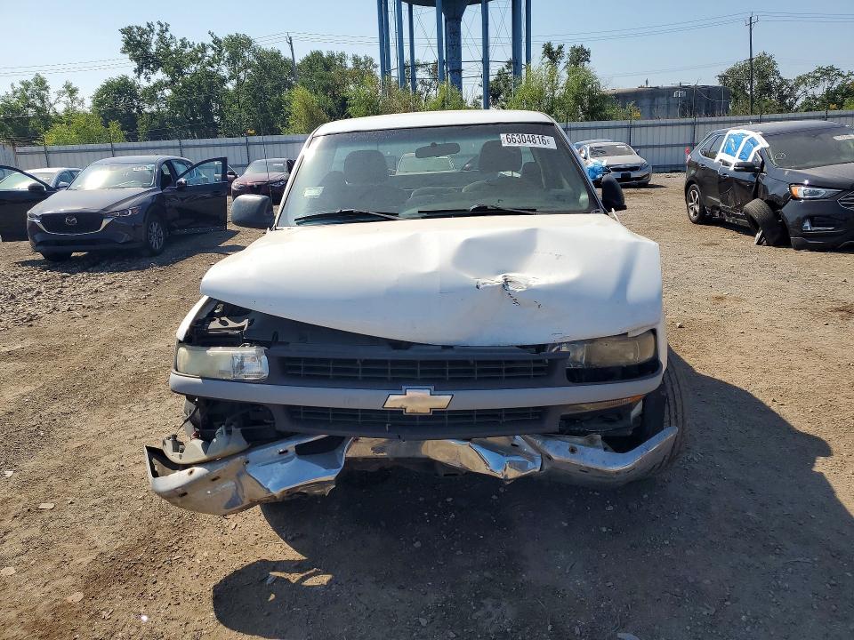 Photo 5 from auction – 2001 CHEVROLET SILVERADO with VIN 1GCEC14W71Z147432