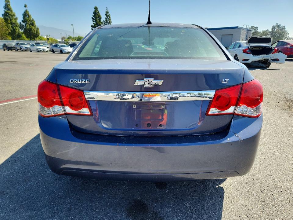 Photo 6 from auction – 2014 CHEVROLET CRUZE with VIN 1G1PC5SB3E7380055