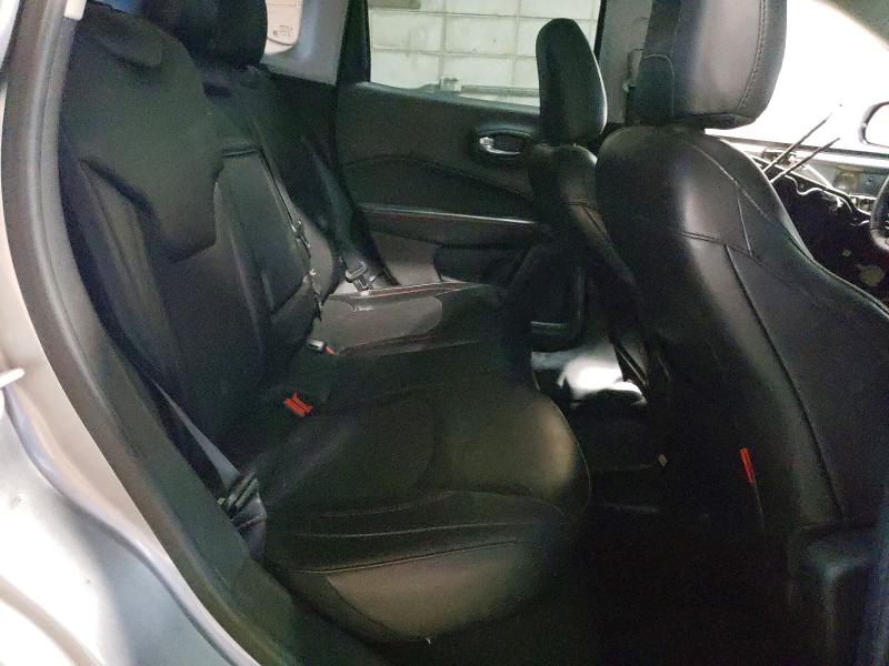 Снимка 11 от търг – 2018 JEEP COMPASS с VIN 3C4NJDDB9JT207349
