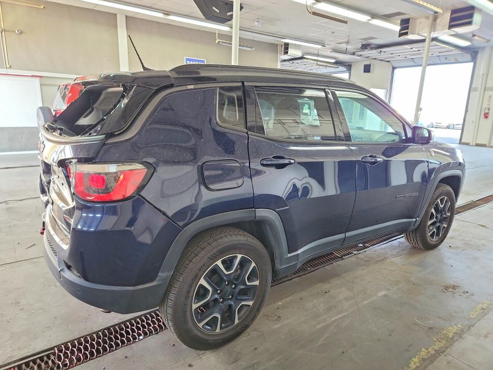 Photo 3 from auction – 2019 JEEP COMPASS with VIN 3C4NJDDB7KT780123