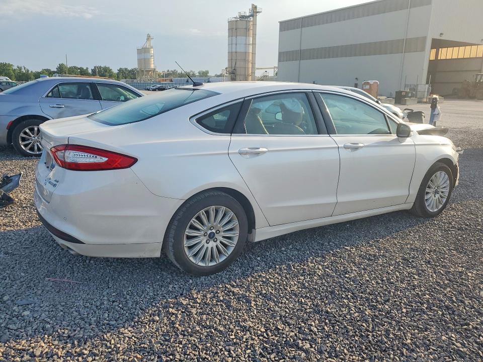 Photo 3 from auction – 2015 FORD FUSION with VIN 3FA6P0LU0FR144540
