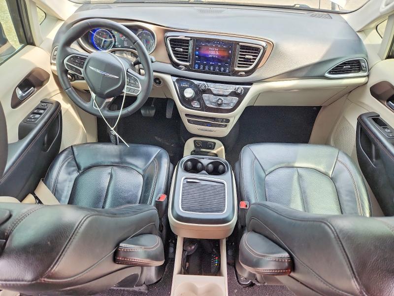 Photo 8 from auction – 2017 CHRYSLER PACIFICA with VIN 2C4RC1EG2HR684237