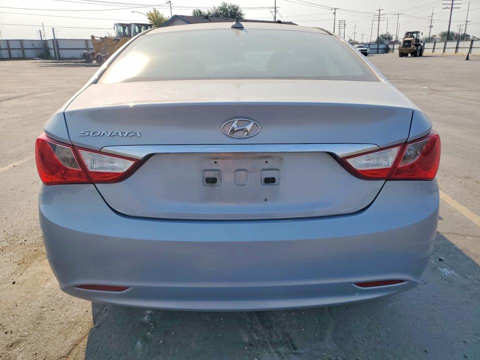 Photo 6 from auction – 2012 HYUNDAI SONATA with VIN 5NPEB4AC2CH366811