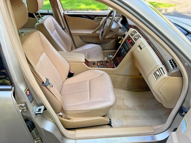Photo 5 from auction – 2000 MERCEDES-BENZ E with VIN WDBJF70J7YB018627