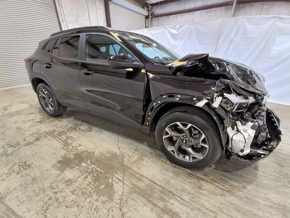 Photo 4 from auction – 2026 CHEVROLET TRAX with VIN KL77LHEP8TC074700