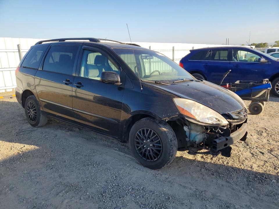 Photo 4 from auction – 2010 TOYOTA SIENNA with VIN 5TDKK4CC8AS289725