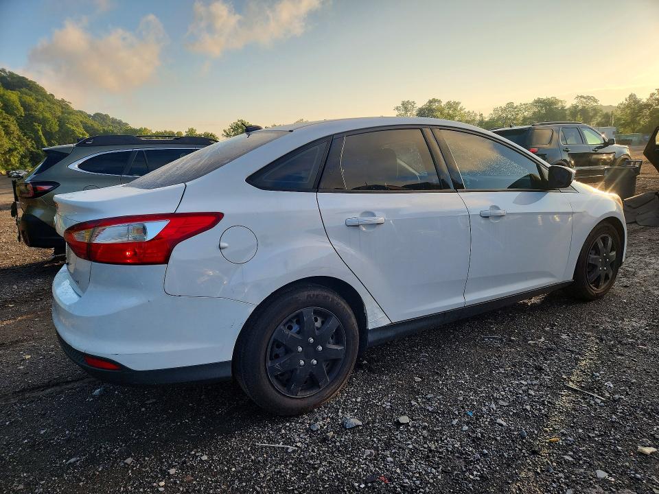 Photo 3 from auction – 2012 FORD FOCUS with VIN 1FAHP3F29CL207763