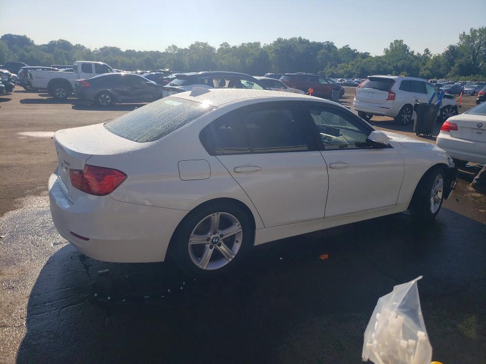 Photo 3 from auction – 2013 BMW 328 with VIN WBA3A5C57DF356752