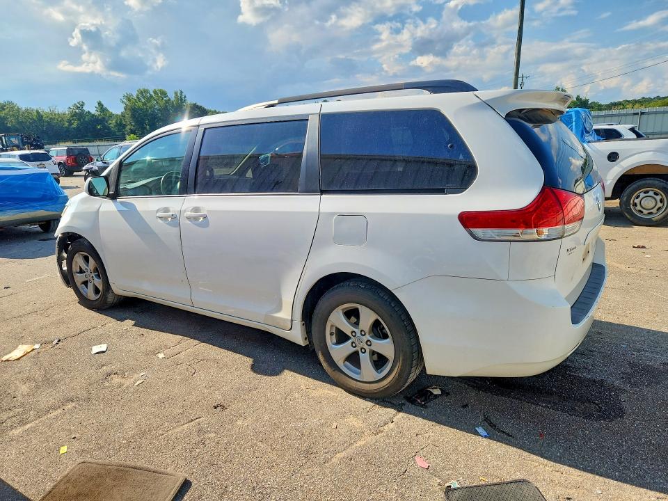 Photo 2 from auction – 2014 TOYOTA SIENNA with VIN 5TDKK3DC3ES484842