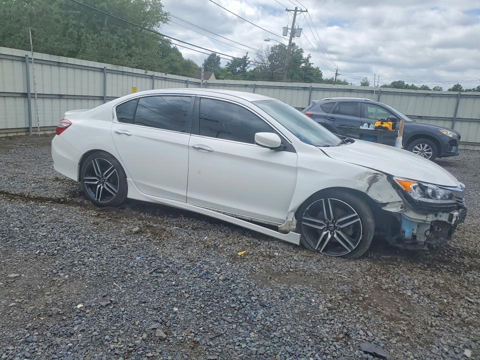 Photo 4 from auction – 2017 HONDA ACCORD with VIN 1HGCR2F57HA305763