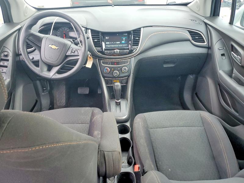 Photo 8 from auction – 2017 CHEVROLET TRAX with VIN 3GNCJKSB7HL278758