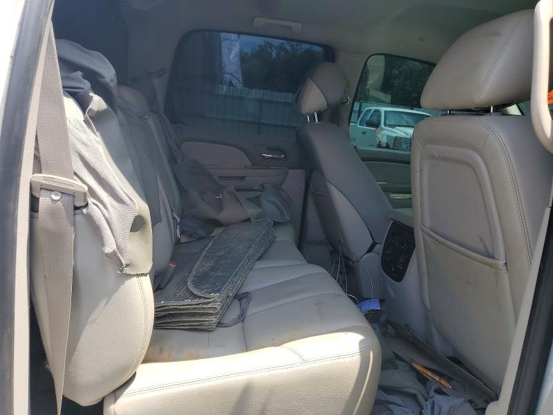 Photo 10 from auction – 2010 CHEVROLET AVALANCHE with VIN 3GNVKFE04AG131450