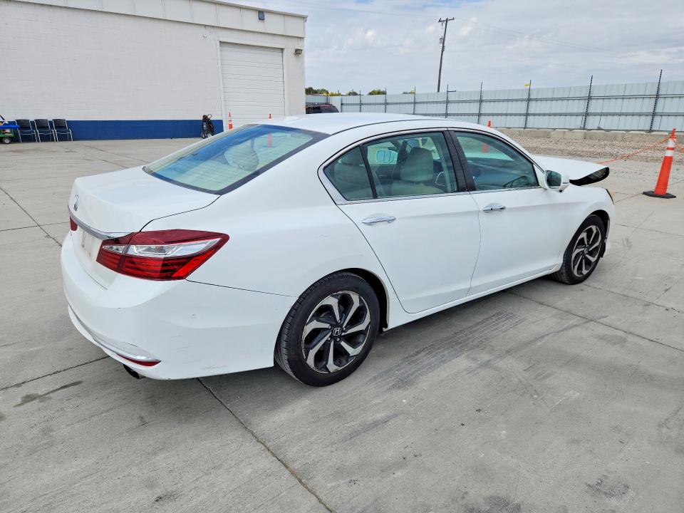 Photo 3 from auction – 2016 HONDA ACCORD with VIN 1HGCR2F83GA136351