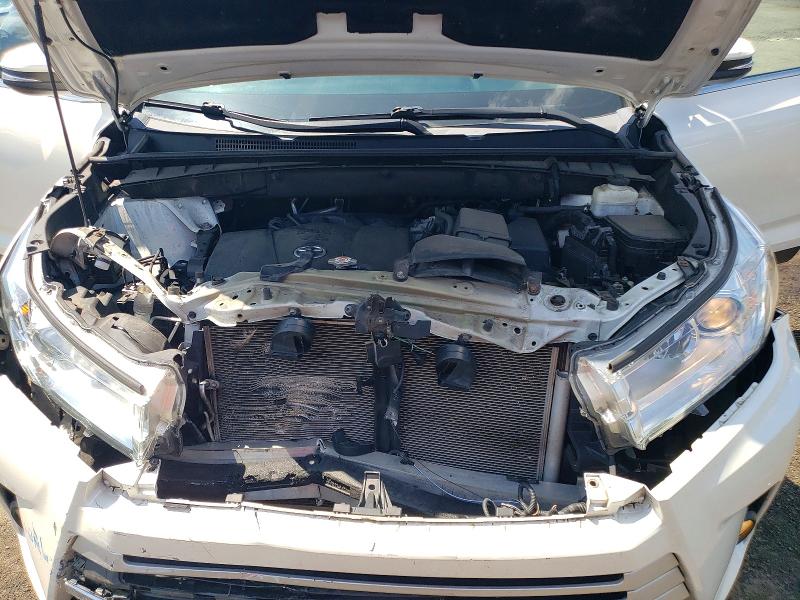 Photo 12 from auction – 2019 TOYOTA HIGHLANDER with VIN 5TDJZRFH8KS594512