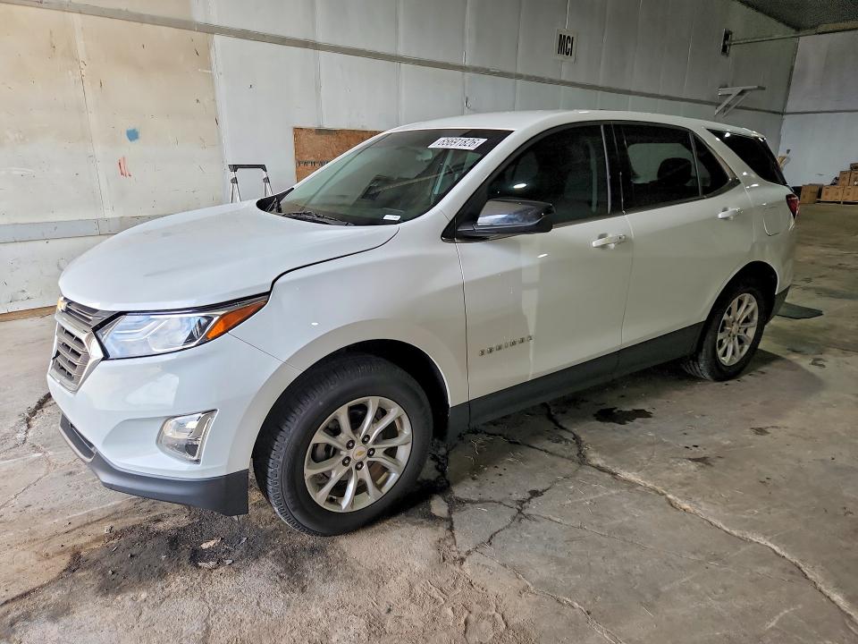 CHEVROLET EQUINOX 2018 with VIN 2GNAXSEV6J6261794 - Photo from auction